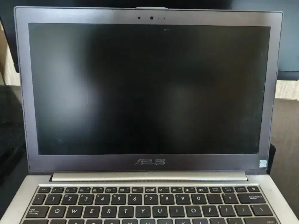 Laptop Asus ZenBook ux32a matot