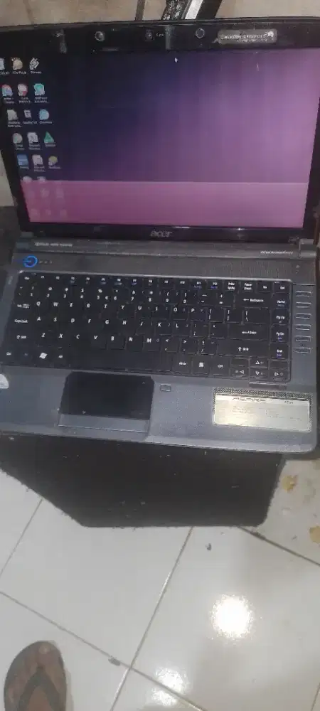 Laptop jadul acer