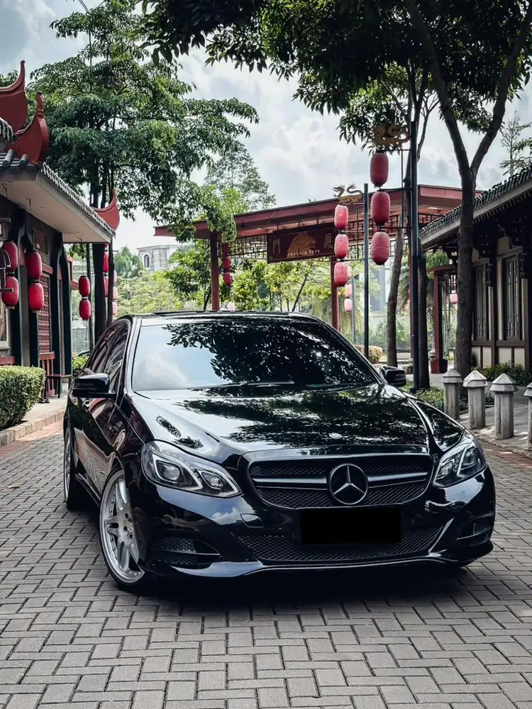 Mercedes Benz E250 Sunroof CBU Avantgarde Facelift