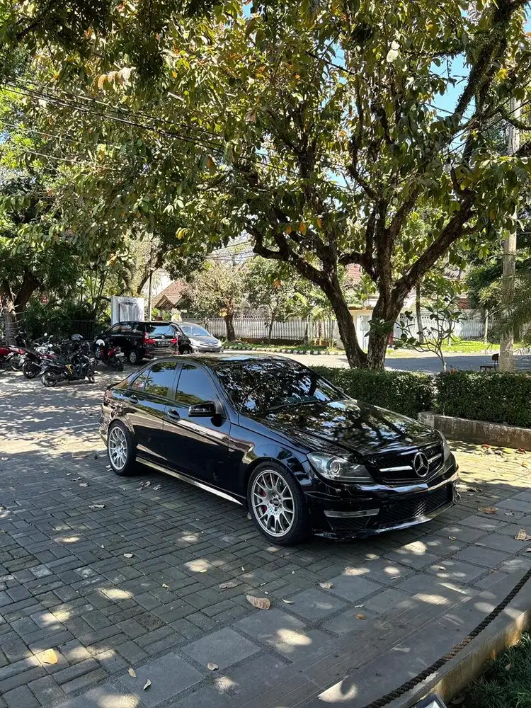 Mercedes-Benz C200 2012 Bensin
