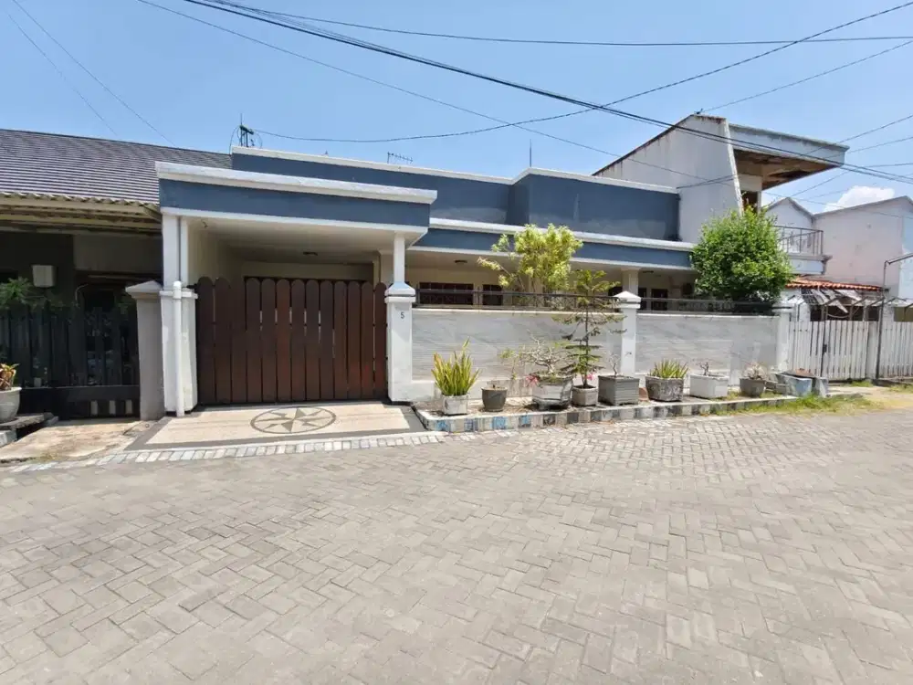 Rumah Dukuh Kupang Barat