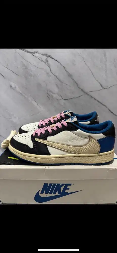 Air Jordan Low Travis x Fragment Us 8.5 // Eur 42 Vnds (9.5/10) *Og Bo
