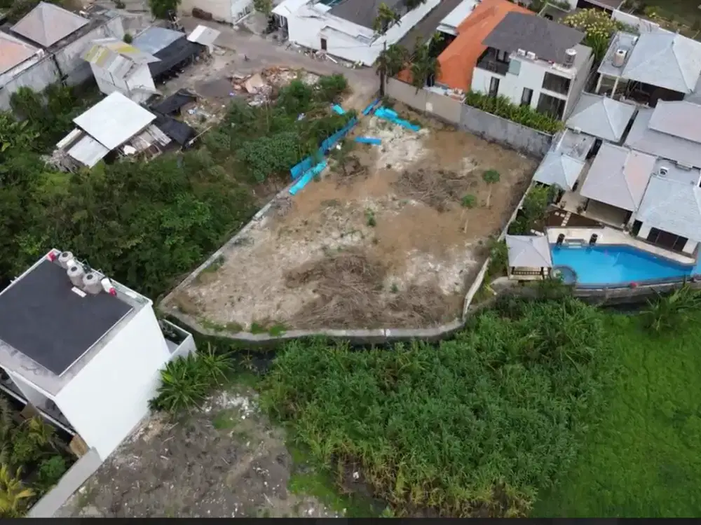 LAND IN PRIME LOCATION BERAWA BEACH CANGGU