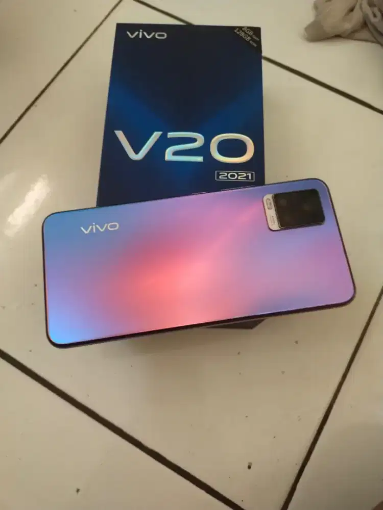 Vivo V20  8/128  NFC   minus Fingerprint off baterai agak. kembung