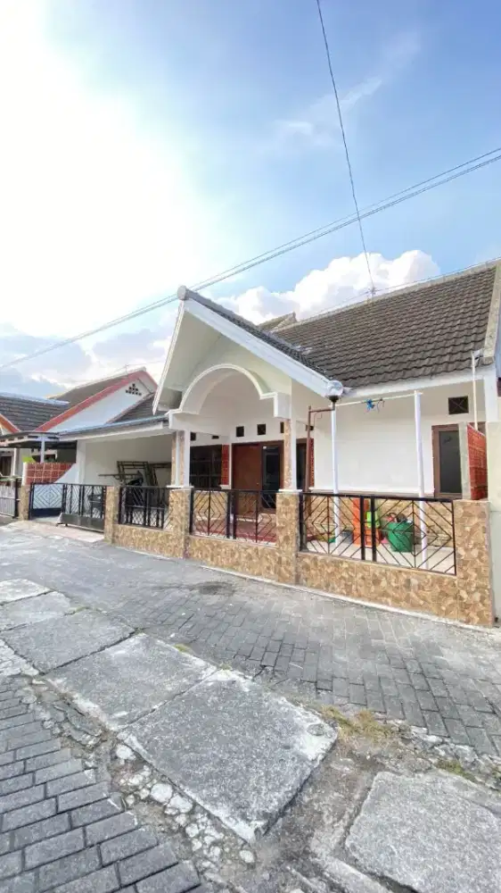 Rumah Bagus dalam Perumahan utara Kampus UGM dekat RS  JIH