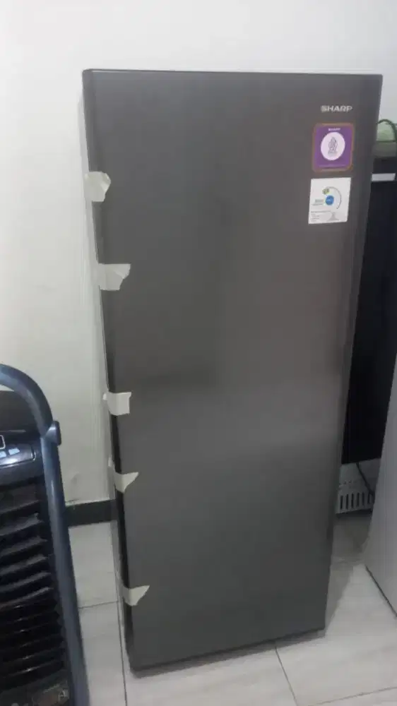 Dijual FREEZER MERK SHARP 8 RAK