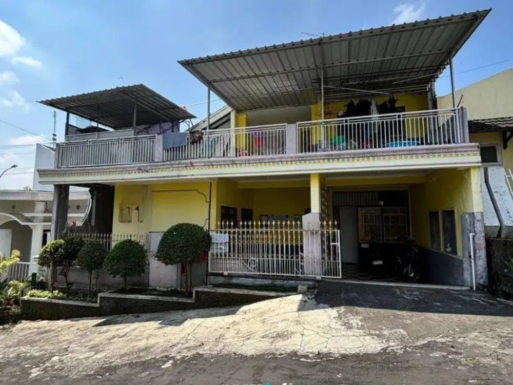 V1 Dijual Cepat Rumah 2 Lantai di Jalan Flamboyan Songgokerto Batu