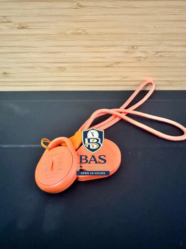 Dapat 2 Buah! Momax Pintag Smart Tracker Apple Find My Mulus Sepasang