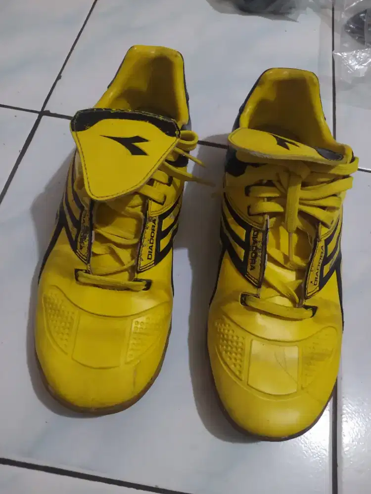 Sepatu Futsal .. merk DIADORA..Original..