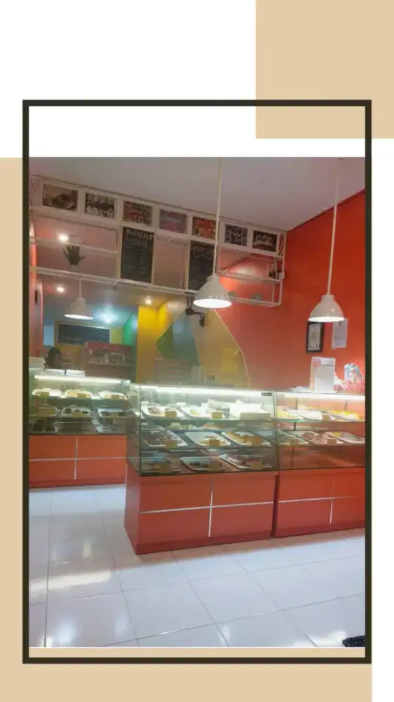 Etalase dan Perlengkapan Toko Donat