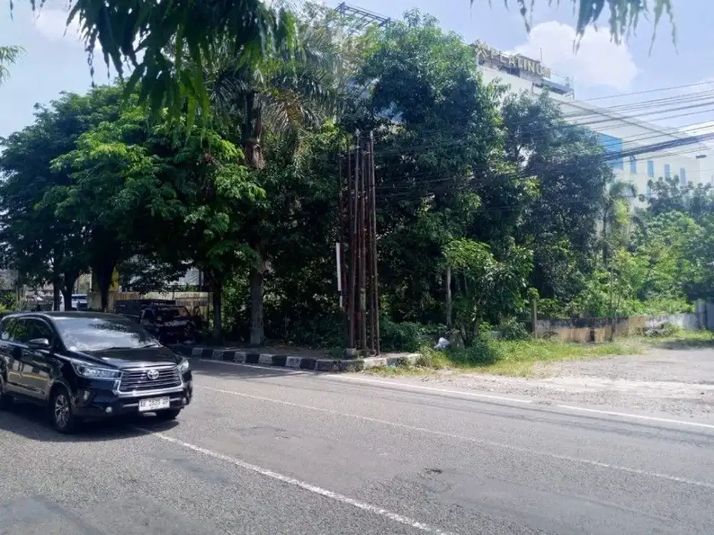 Disewakan Lahan Pekarangan 1883 Meter Persegi Super Komersial & Premium di Jalan Laksda Adisucipto