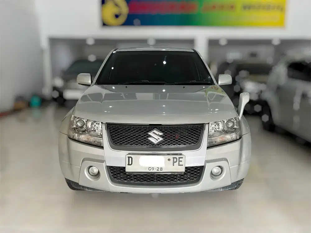 Suzuki Grand vitara 2007 manual 2.0 silver