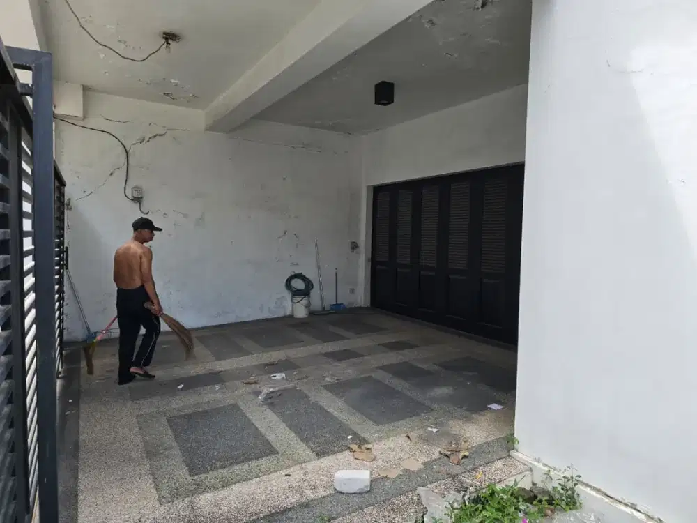 DI JUAL RUMAH MEWAH 2 LANTAI