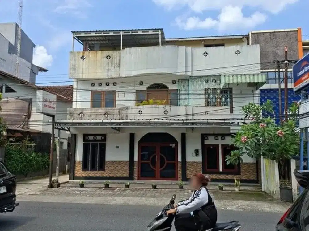 Ruko Strategis 3 Lantai di Palagan (Sariharjo Ngaglik) Akses Ramai, Cocok untuk Kantor & Kuliner.