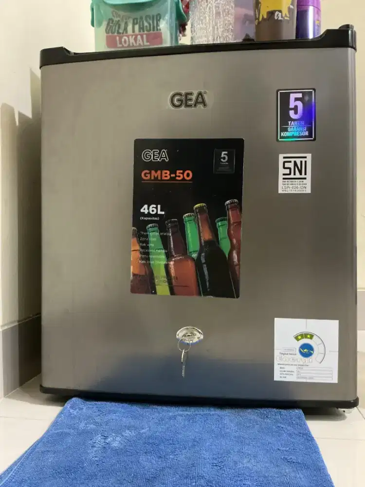KULKAS MINI GEA GMB 50