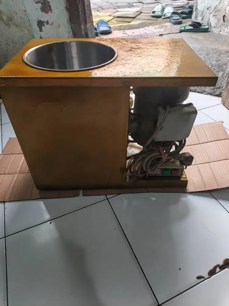 Mixer adonan roti, donat, pizza dan aneka produk bakery lainnya