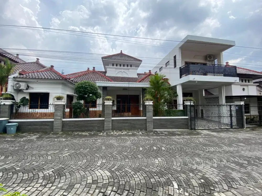 JUAL MURAH BANGET RUMAH MEGAH MEWAH 2 LANTAI UTARA PAKUWON MALL JOGJA