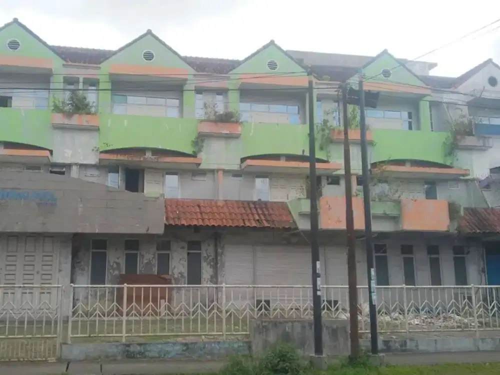 Ruko Jl Adi Sucipto Sederet Oflahertis