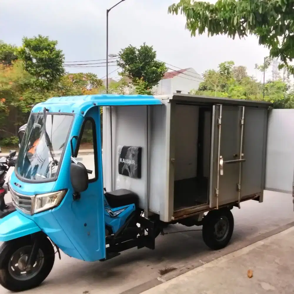 Motor viar kaisar bok roda tiga