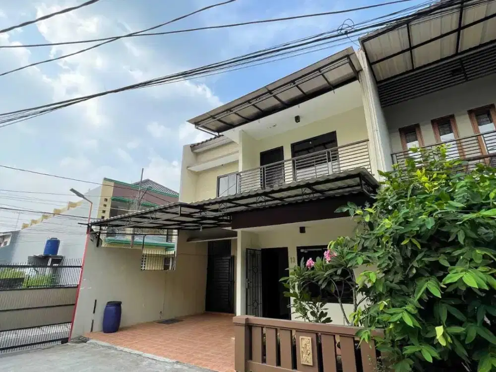 DIJUAL RUMAH BAGUS SIAP HUNI DLM CLUSTER DI GEDONG CONDET