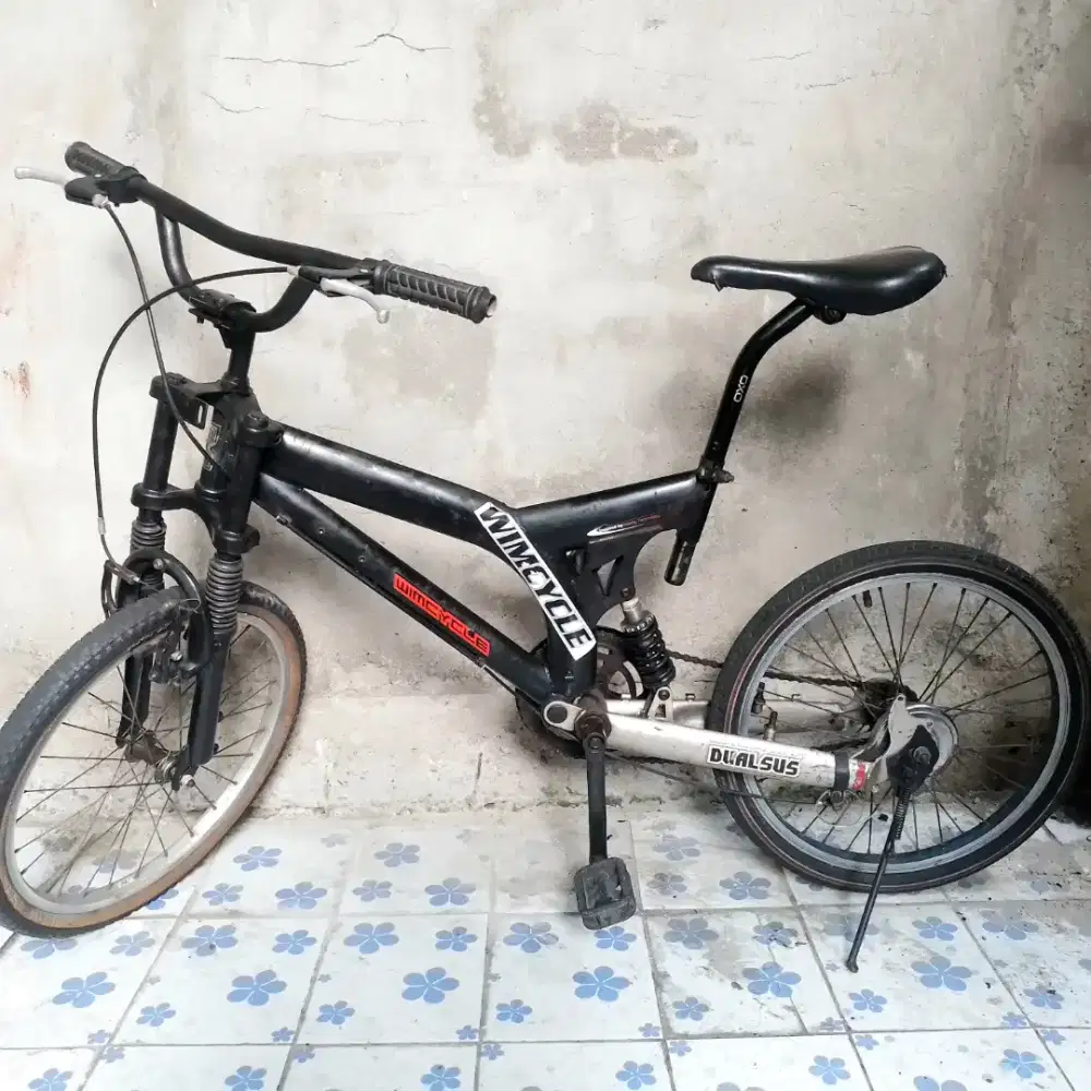 Sepeda BMX Anak WimCycle Wim Cycle Mobby 20 Inch Trail Hitam Drag