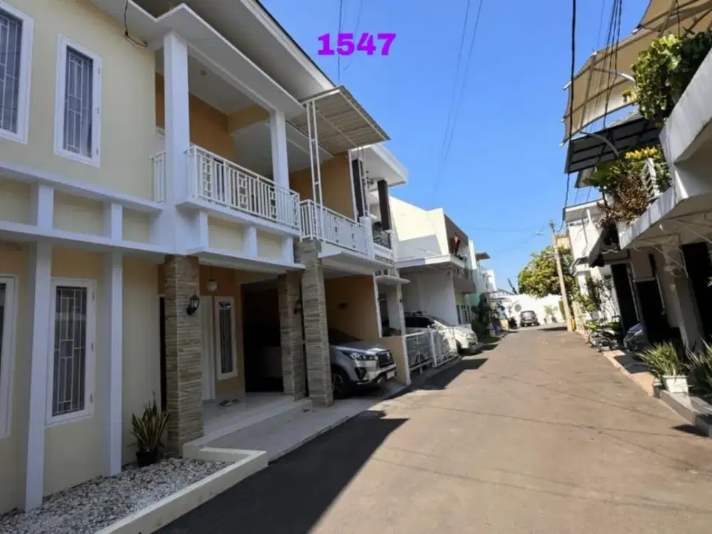 DISEWAKAN RUMAH DALAM TOWN HOUSE DI PONDOK KELAPA JAKARTA TIMUR