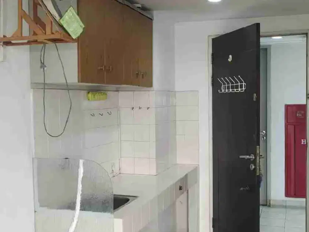 2 Unit Apartemen Metropolis Tower C
