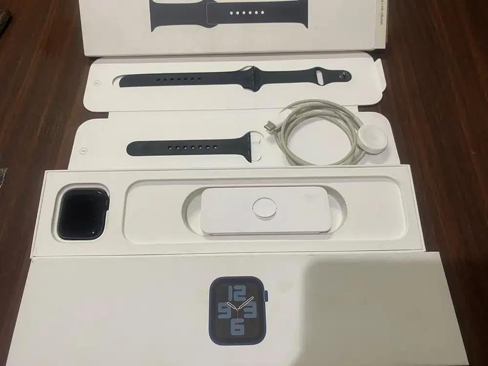 Apple watch se 2 resmi ibox fullset mulus
