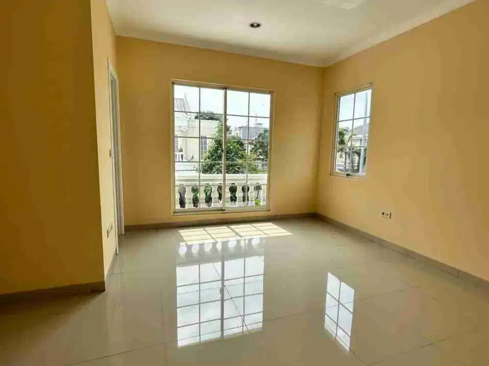 Disewakan min 2thn Rumah Hoek West Europe Green Lake City