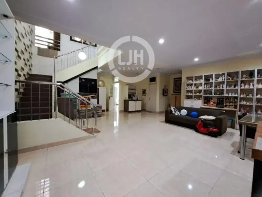 Rumah Di Gading Kirana Timur Area kelapa Gading Kondisi Bagus dan Terawat