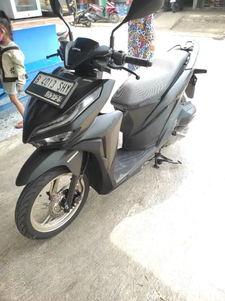 HONDA VARIO 150CC CBS ISS 2019 KEYLESS WARNA HITAM