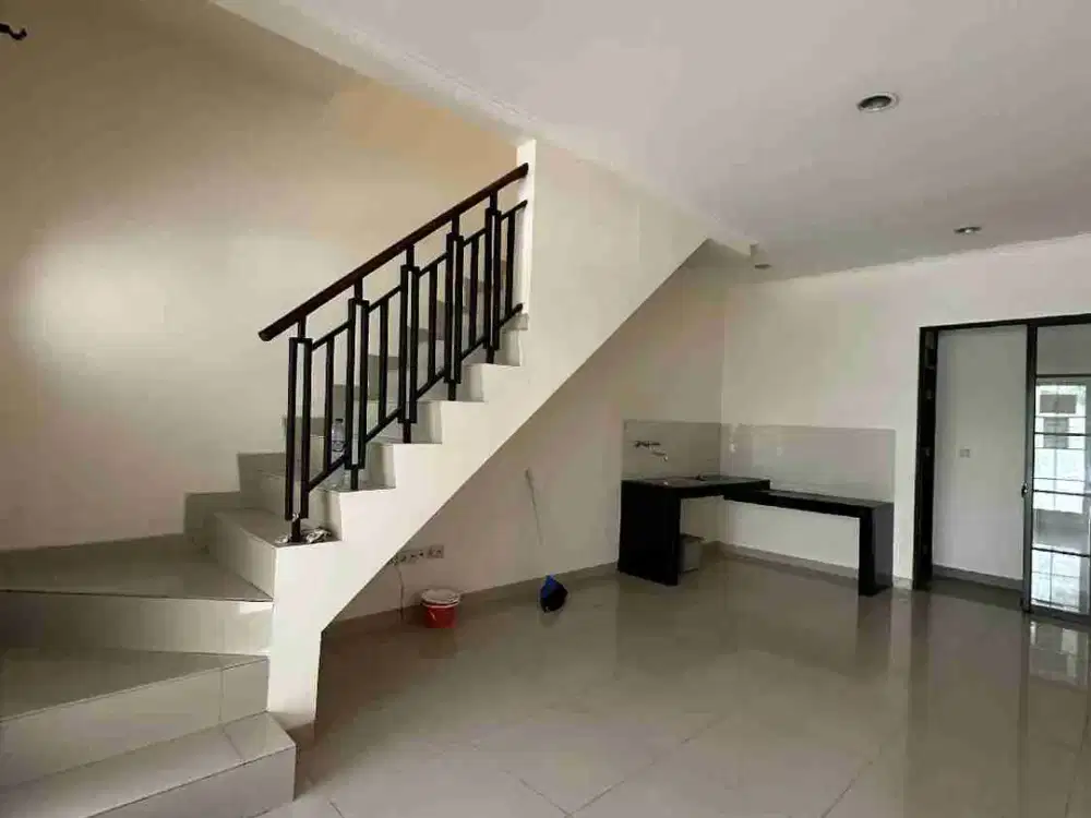 Disewakan Rumah 4 x 12 East Asia kosongan Green Lake City