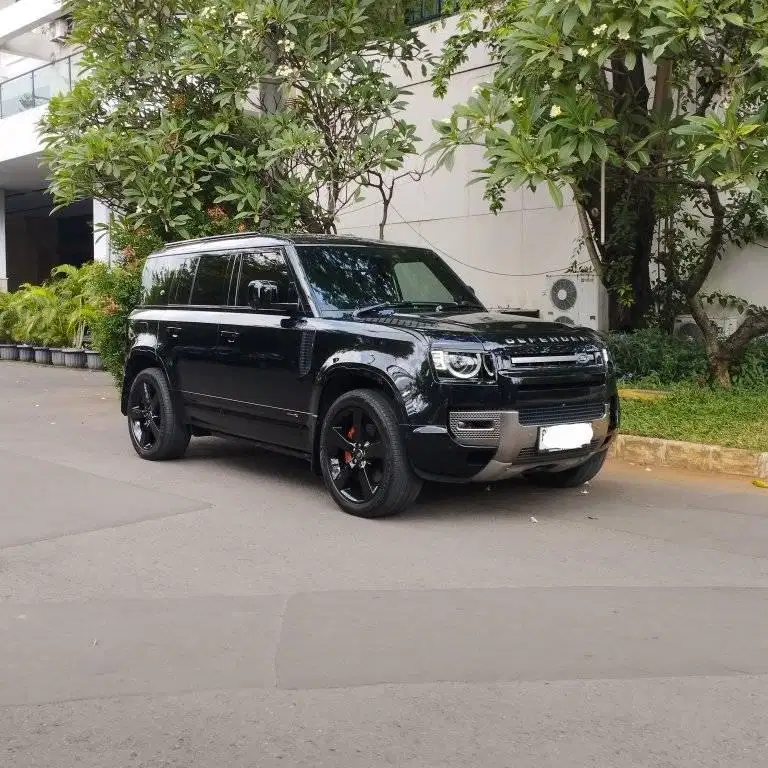 2022 Land Rover Defender 110 X 3.0 P400 AWD ATPM KM 26000 Hitam Black