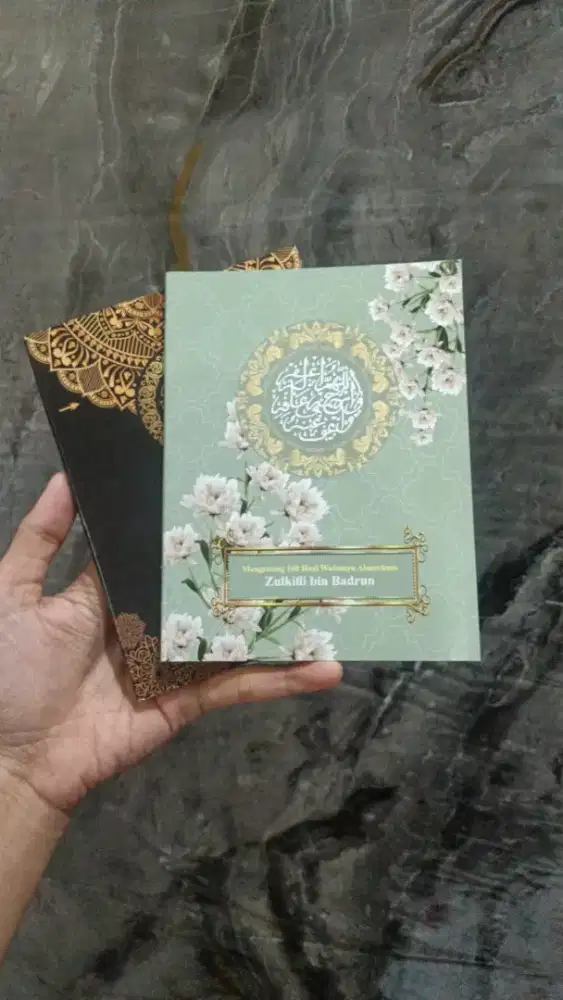 Buku Yasin pakai FOTO