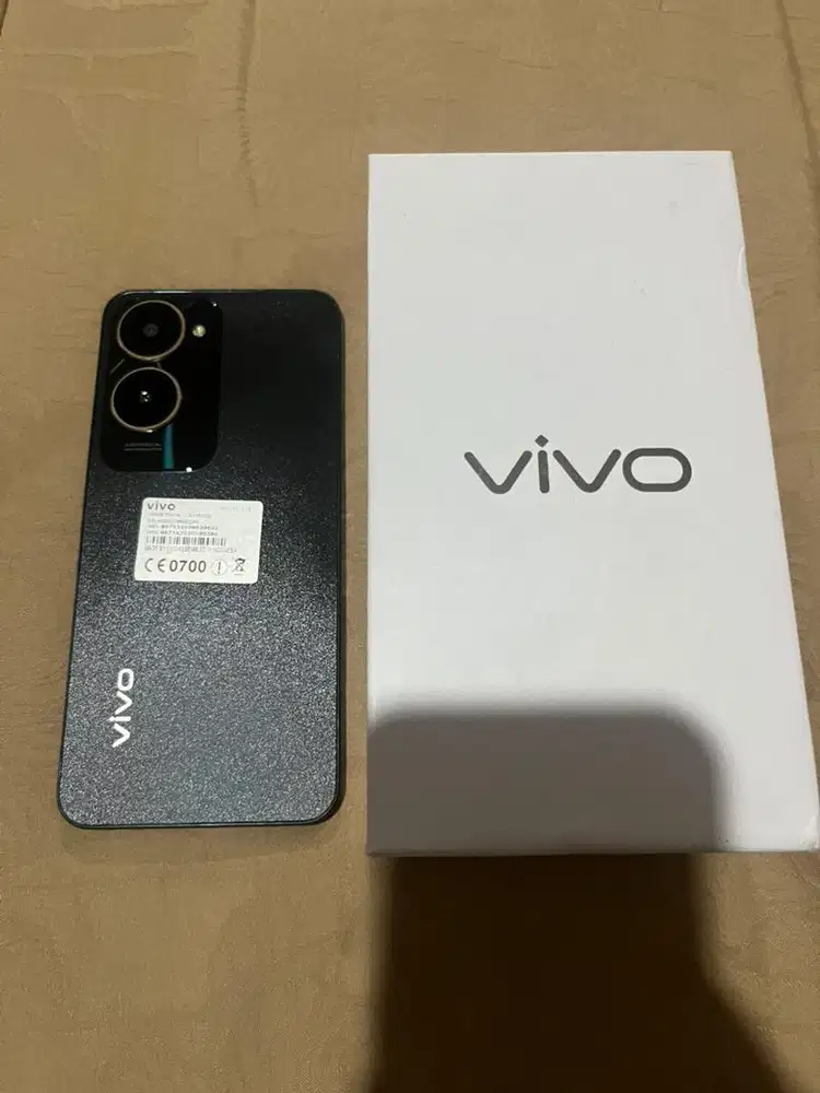 vivo model y18 black