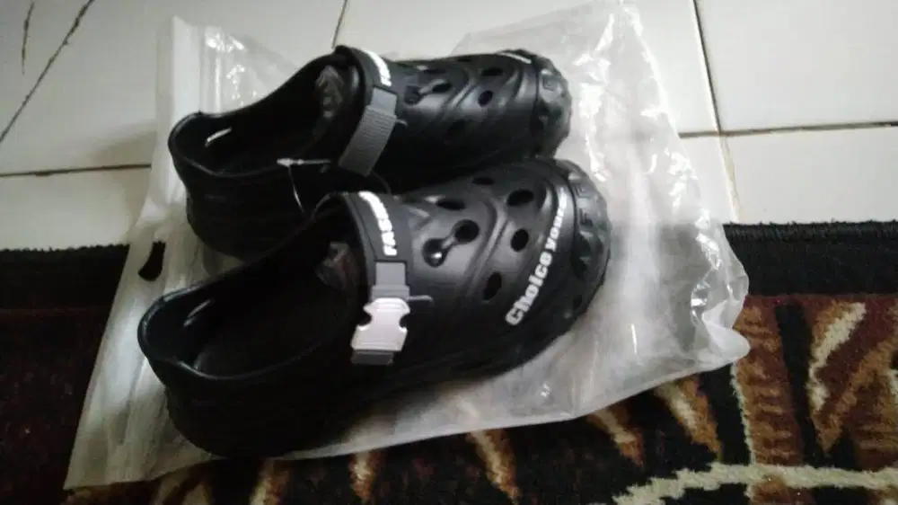Sepatu karet 39-40 pria