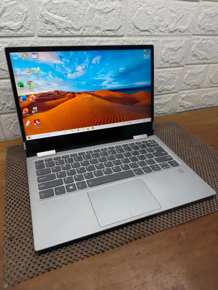 Lenovo Yoga 720 intel Core i5 Gen-7 (4/256gb) Touchscreen Flip