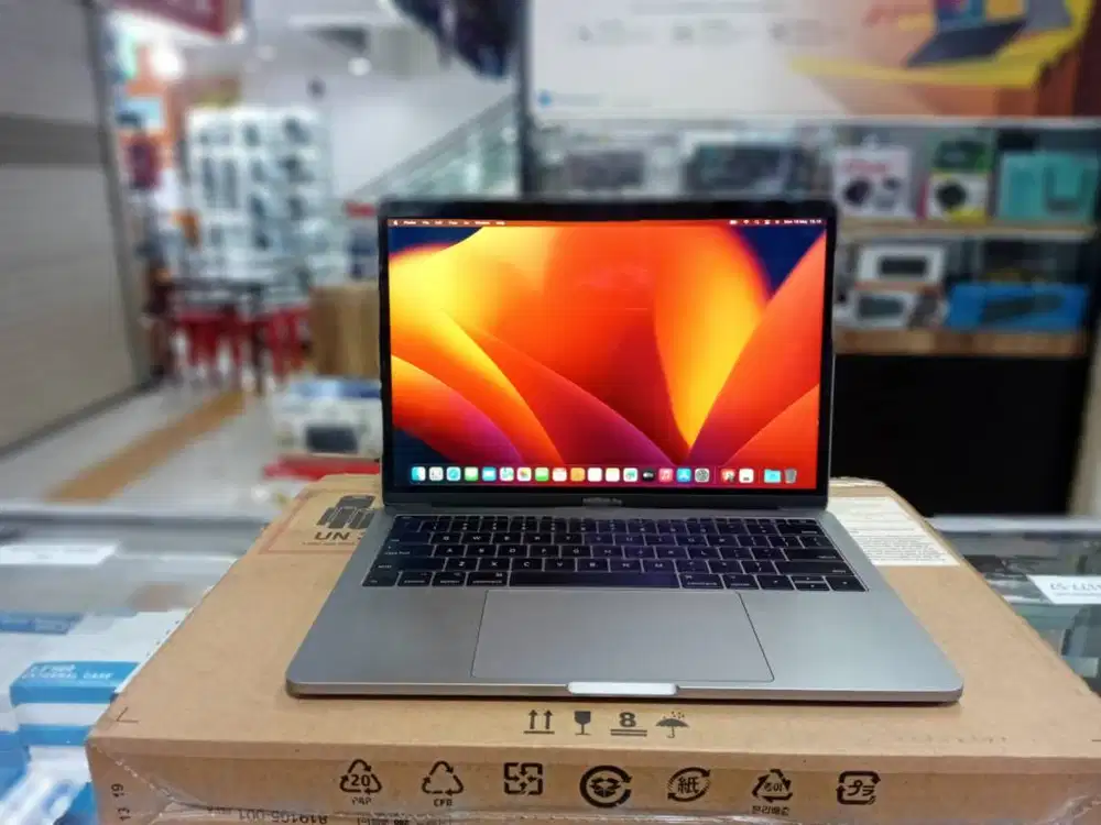 Macbook Pro non Touchbar 13-inch 2017 Two Thunderbolt 3 port Core i5
