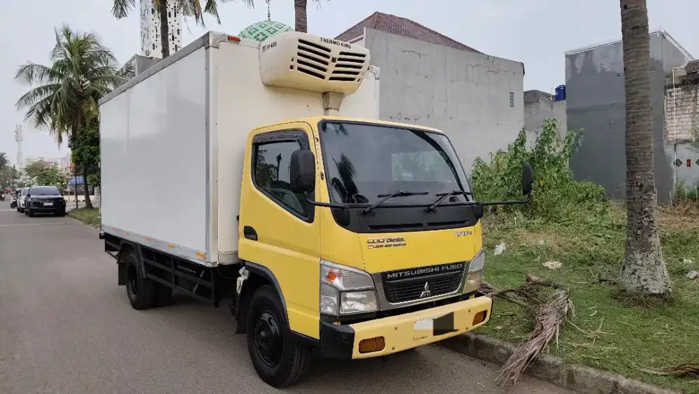 Dijual Canter Box Freezer 2018