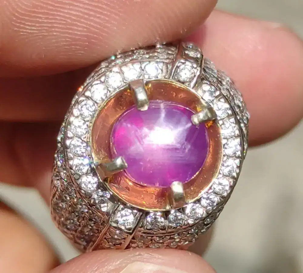 Pink Sapphire NH Ceylon 6 crat Purplish Pink