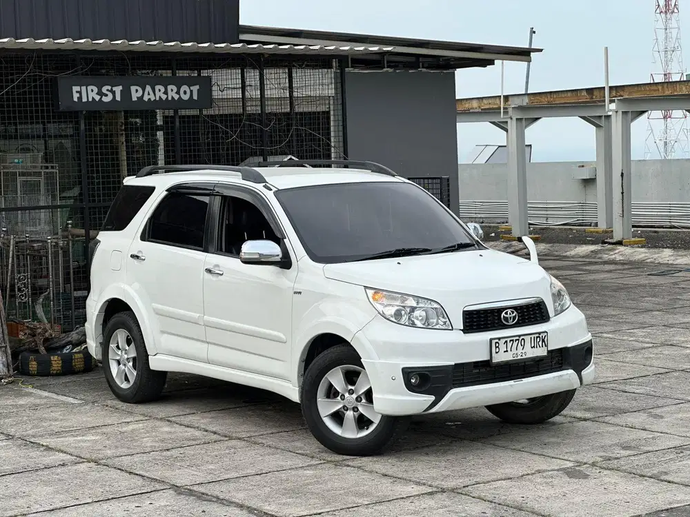 PALING MURAH !! Dp 10jt RUSH S TRD AT MATIC 2014 KM 77rb LOW !! HOT !!