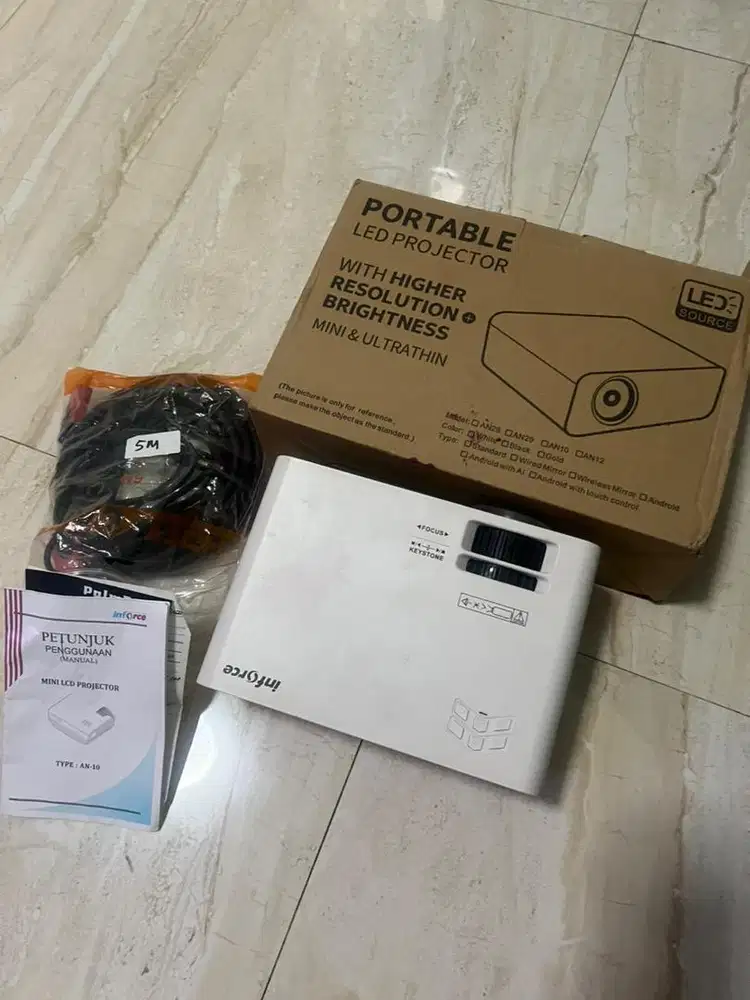 FOCUS PROJECTOR AN-10