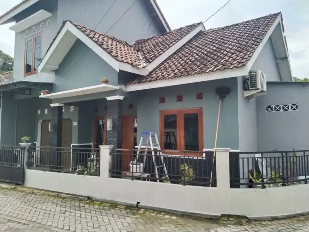 Rumah Tinggal 4 Kamar Lokasi Strategis di Area Nogotirto - Gamping Sleman