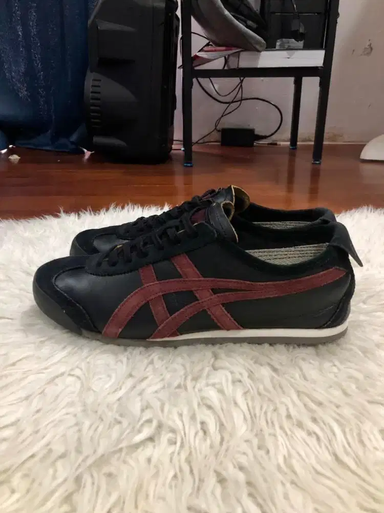 Onitsuka Tiger Hitam List Merah