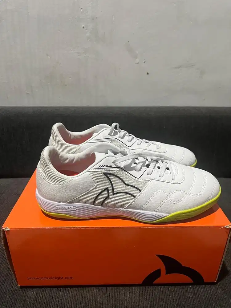 Sepatu Futsal Ortuseight Jogosala Strive