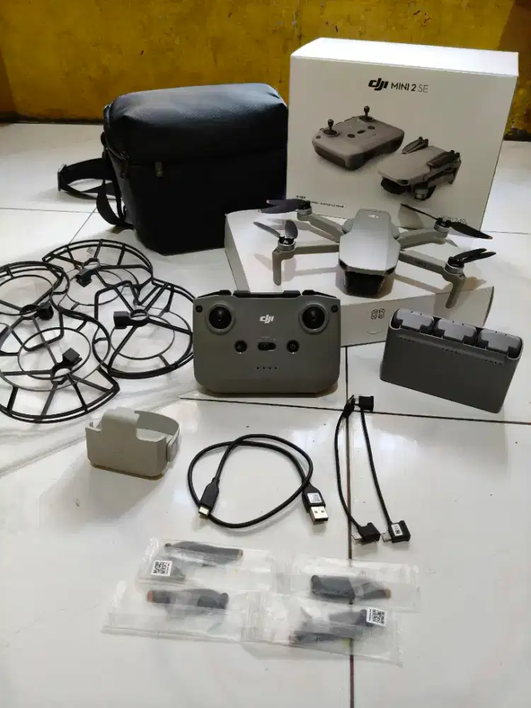 DJI MINI 2 SE Fly More Combo