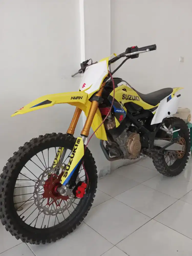 Trail suzuki FU RM