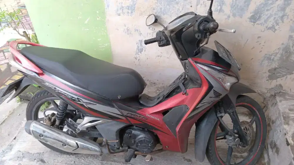 Supra X 125 FI injeksi 2012
