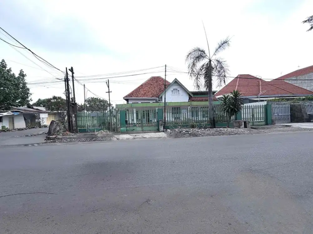 Jual Rumah Kuno di jalan Raya Kalasan Surabaya dekat jolotundo Surabaya