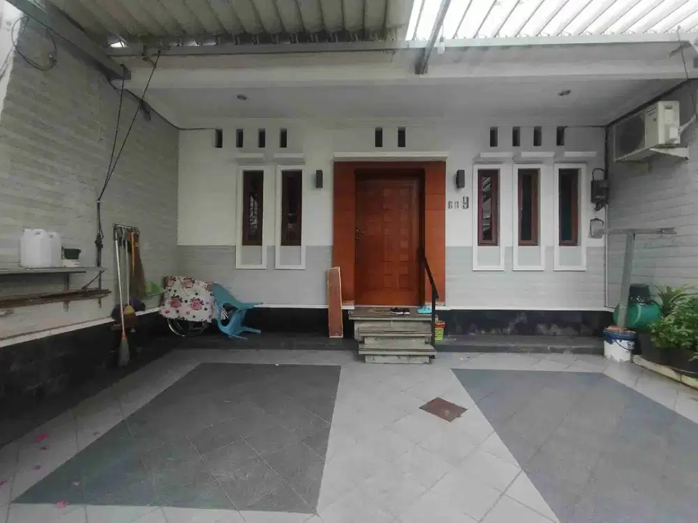 Dijual rumah 3 lantai di Kelapa Sawit , hadap Selatan sudah tinggi dari jalan